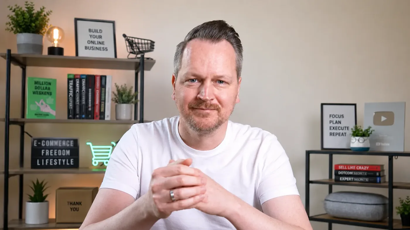 Thomas Skavhellen in his studio